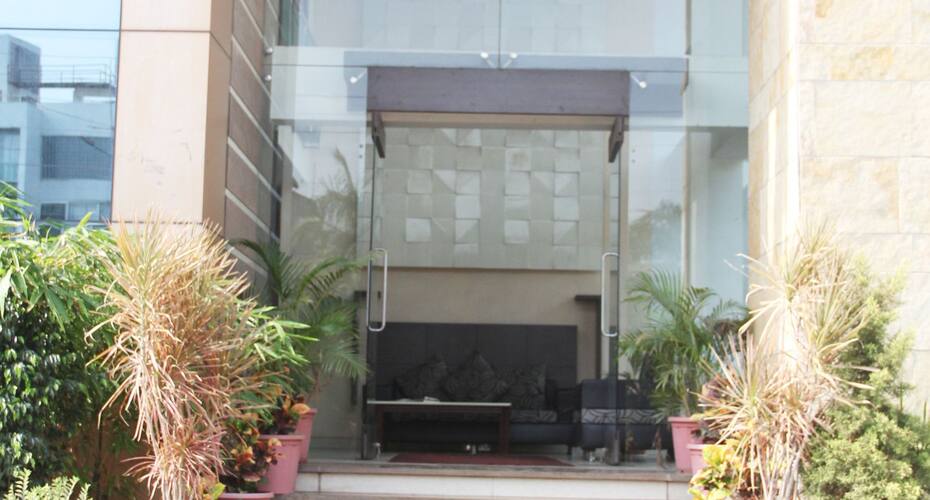 Season 4 (Executive), Sangli 3